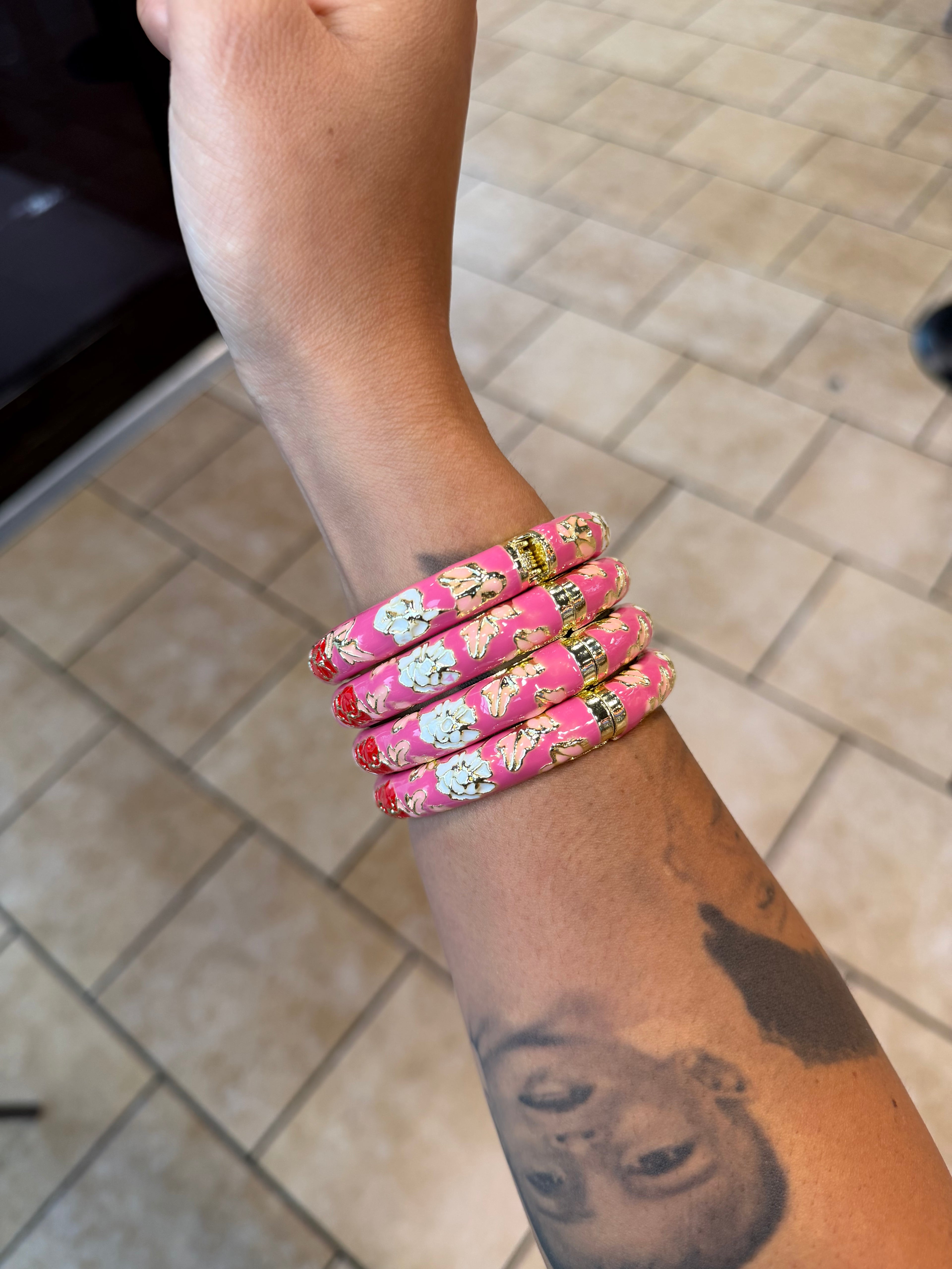 Pretty & Pink 🎀 Bangle